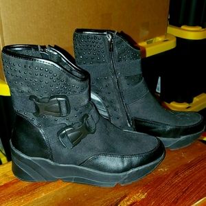 Black ankle zip up boots